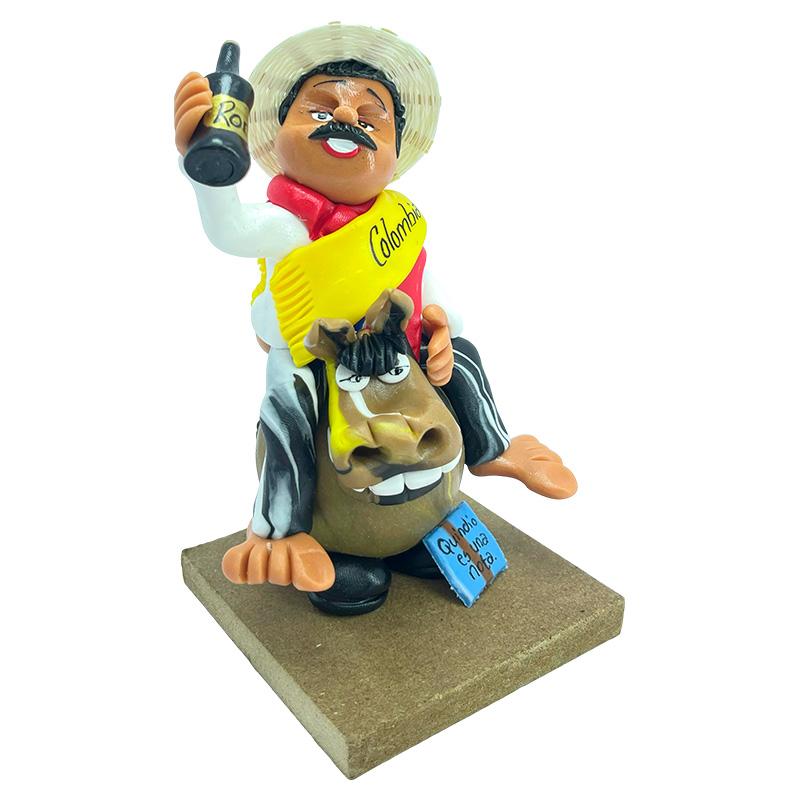 🧍♂️Personaje Típico Colombiano en Porcelana Fría – Hecho a Mano - Imagen 3