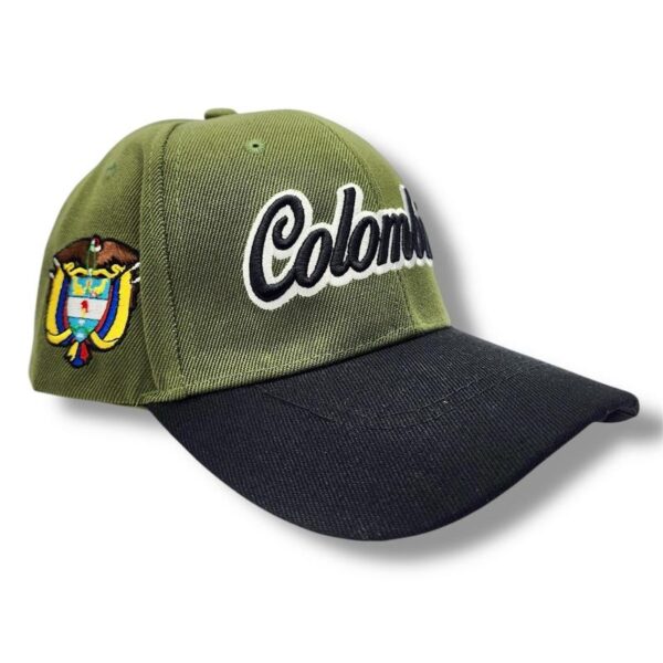 Gorra Colombia Verde con Visera Negra y Escudo Nacional Bordado