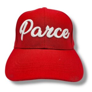 Gorra Roja “Parce” Bordada – Estilo Colombiano Urbano