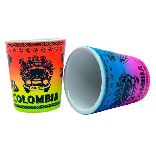 🥃 Copa Estampada de Colores – Diseño Chiva Colombiana - Imagen 2